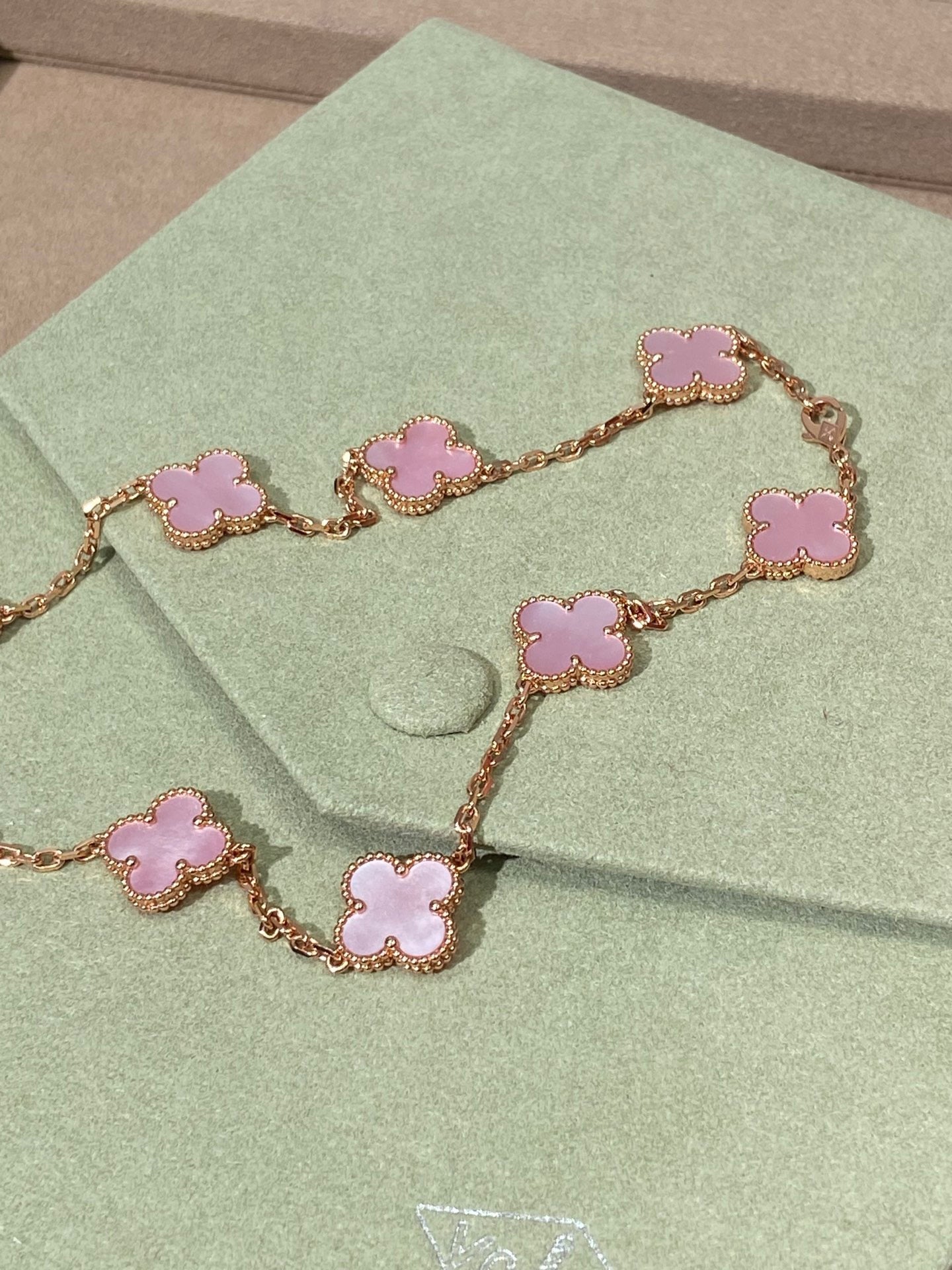 [Solara Jewelry]CLOVER 10 MOTIFS PINK NECKLACE