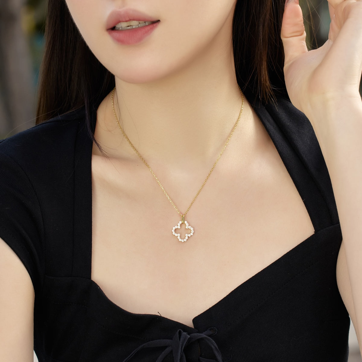 [Solara Jewelry]Four-Leaf Clover Hollow Design Exquisite Necklace