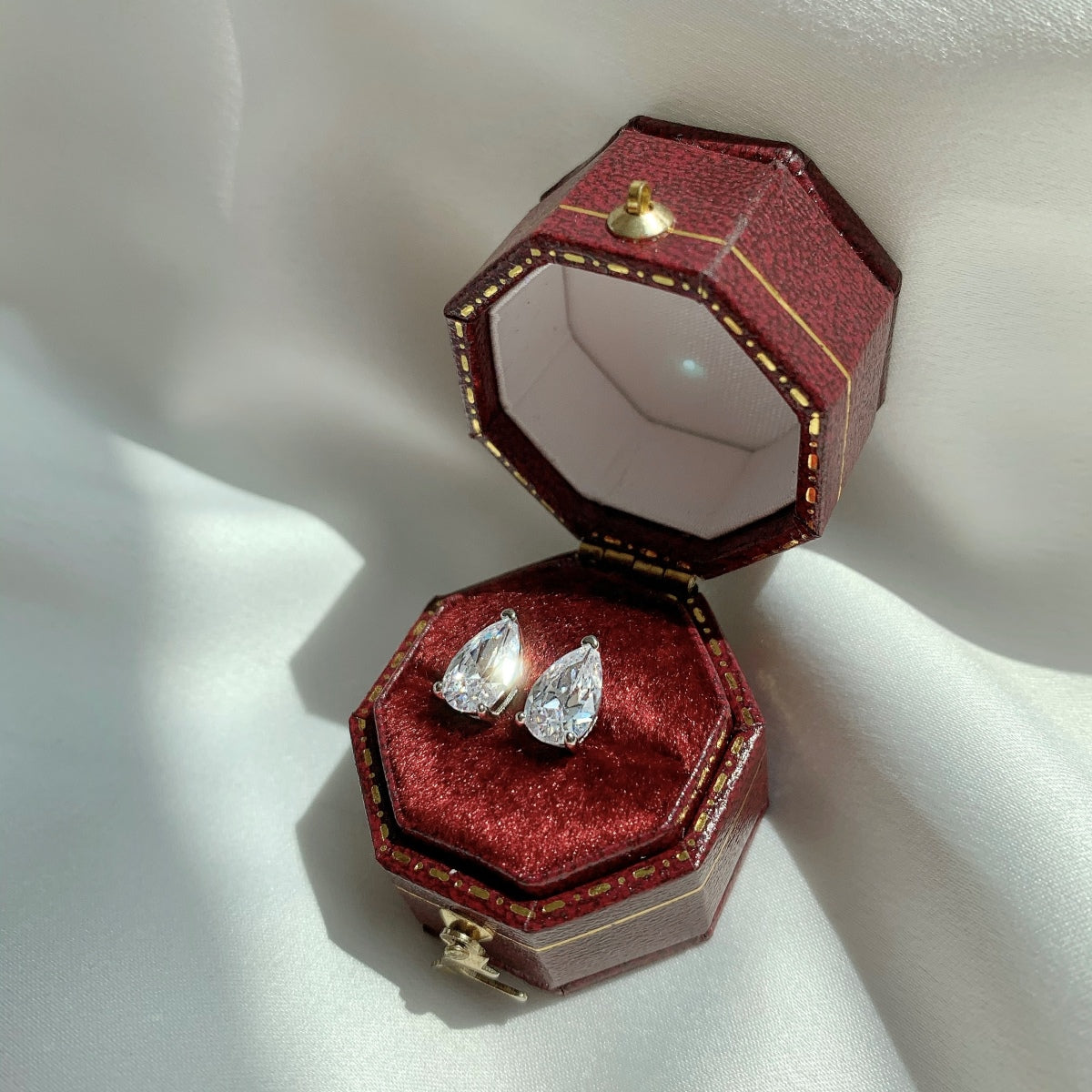 [Solara Jewelry]Ornate Water Drop Shape Earrings