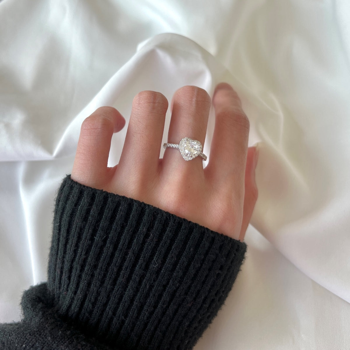 [Solara Jewelry]Eternity Splashy Romantic Heart Shape Lover Ring