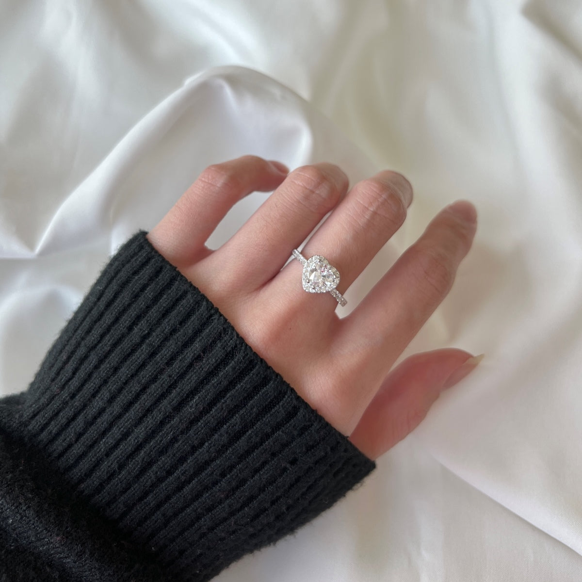 [Solara Jewelry]Eternity Splashy Romantic Heart Shape Lover Ring