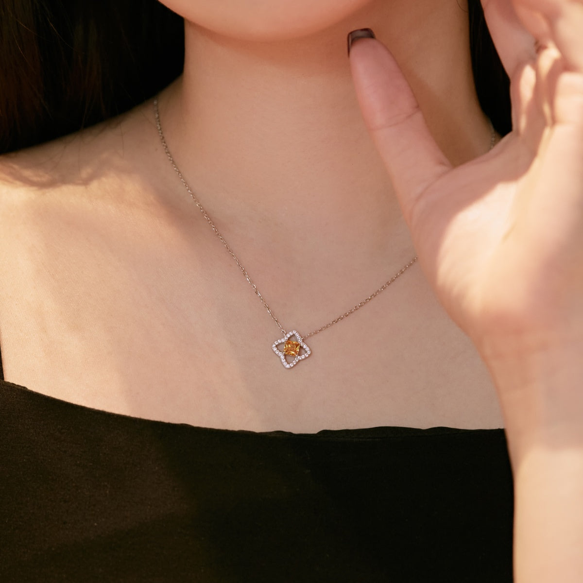 [Solara Jewelry]Exquisite Flower Shape Princess Cut Necklace