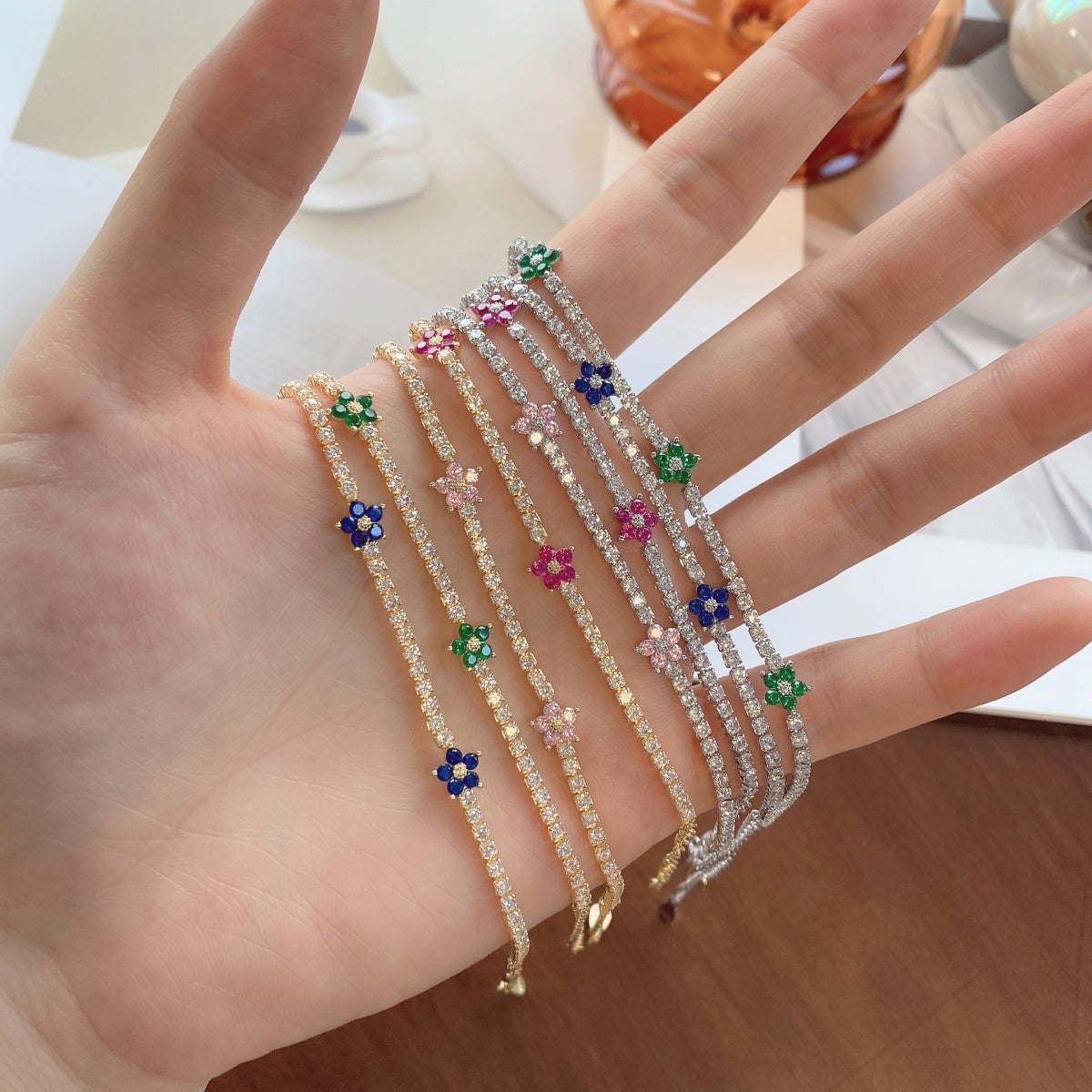 [Solara Jewelry]Sparkling Flower Shape Tennis Bracelet