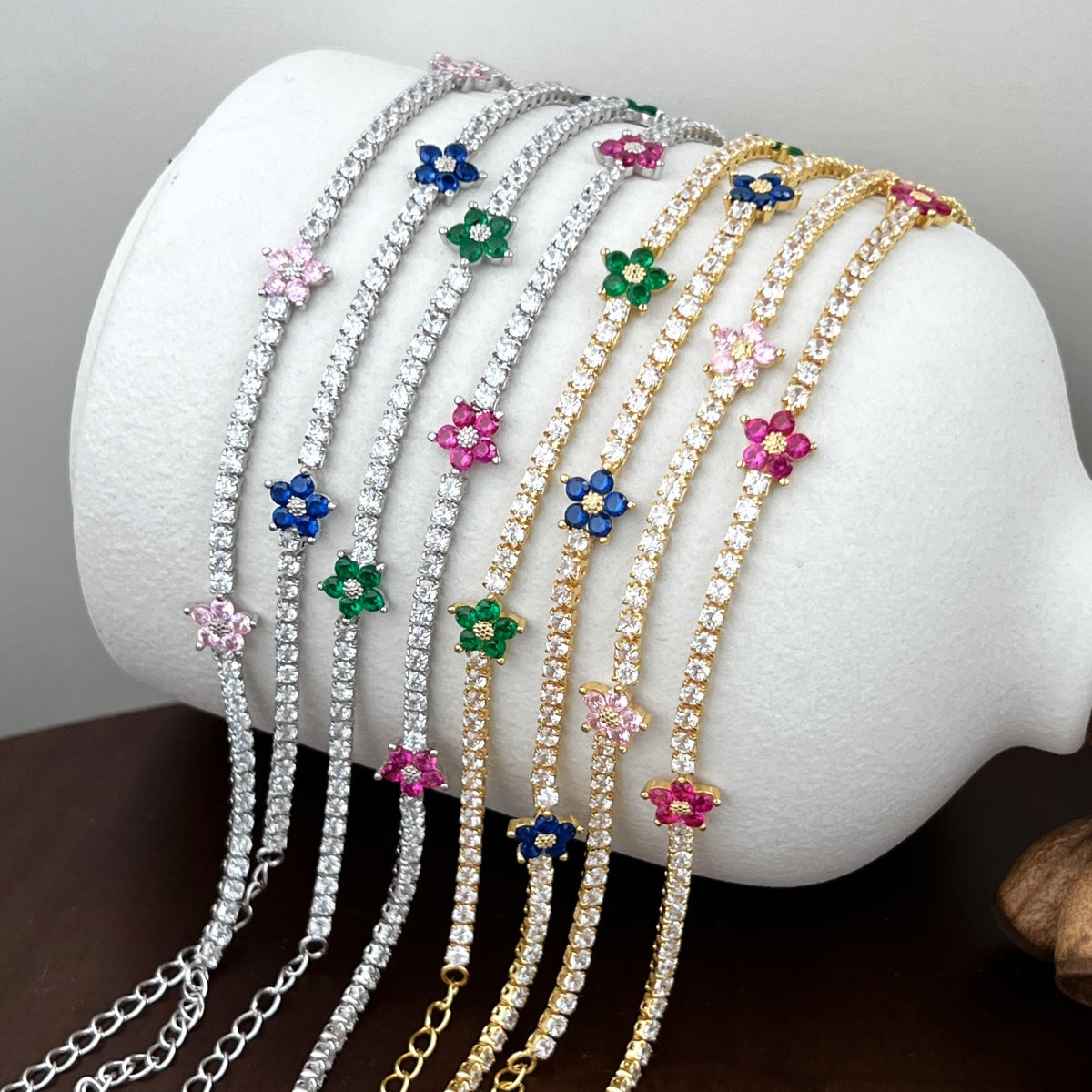 [Solara Jewelry]Sparkling Flower Shape Tennis Bracelet