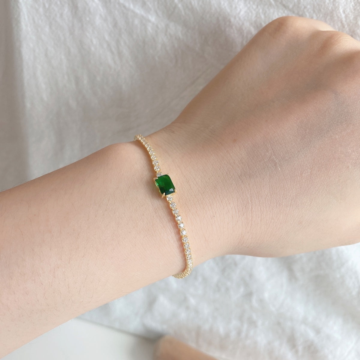 [Solara Jewelry]1.0 Carat Unique Emerald Cut Banquet Bracelet
