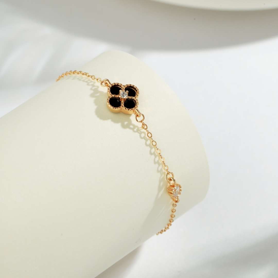 [Solara Jewelry]Delicate Four Leaf Clover Bracelet
