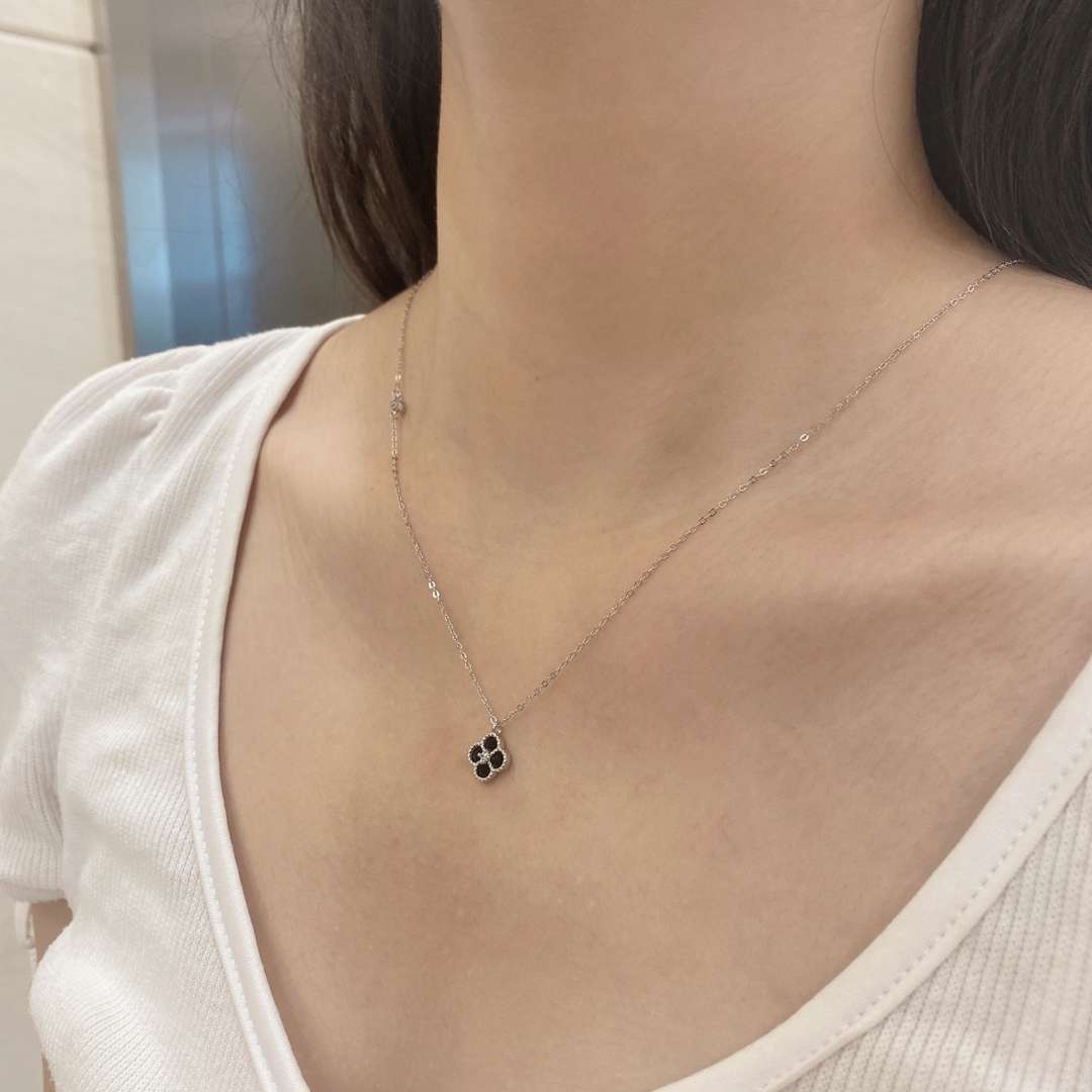 [Solara Jewelry]Delicate Flower Shape Necklace