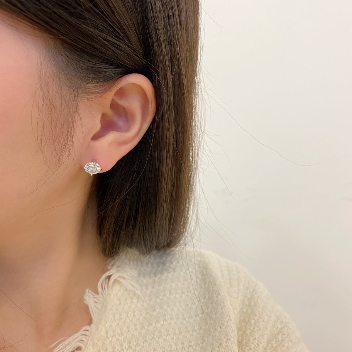 [Solara Jewelry]Stylish Shiny Round Center Stone Stud Earrings