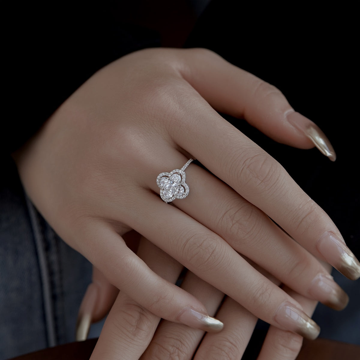 [Solara Jewelry]Luxurious Eternity Flower Shape Banquet Ring