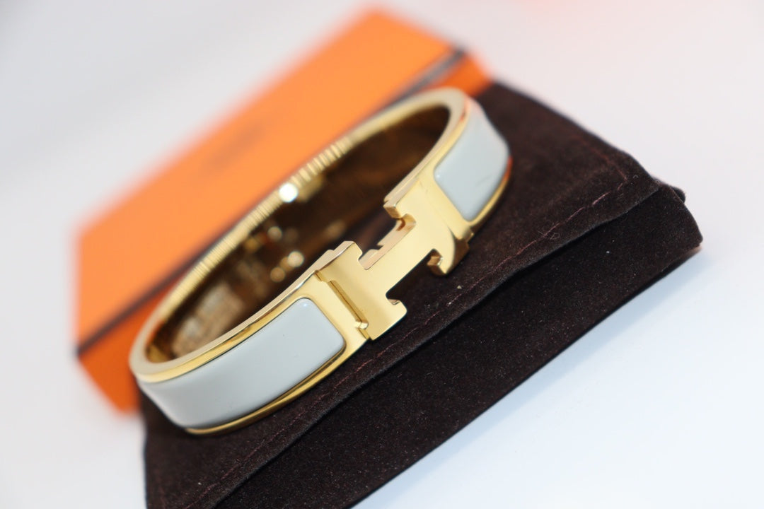 [Solara Jewelry]H LIGHT BLUE BRACELET