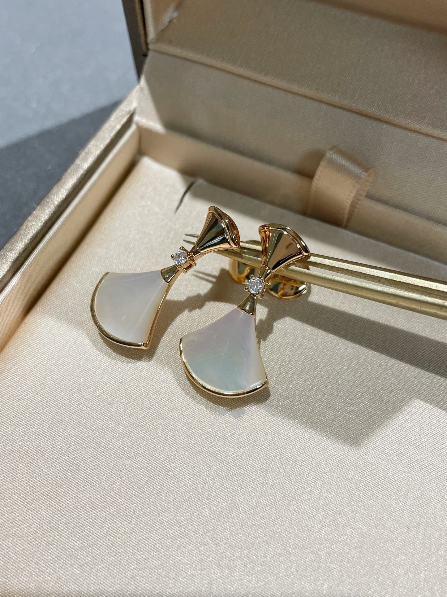 [Solara Jewelry]DREAM MOP 1 DIAMOND EARRINGS
