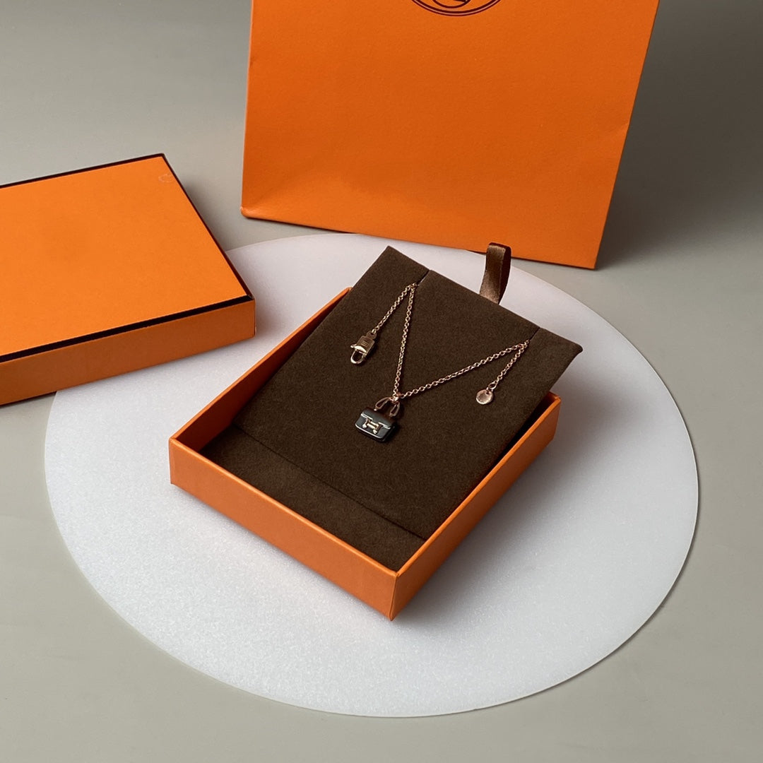 [Solara Jewelry]CONSTANCE BLACK PEDANT PINK GOLD NECKLACE