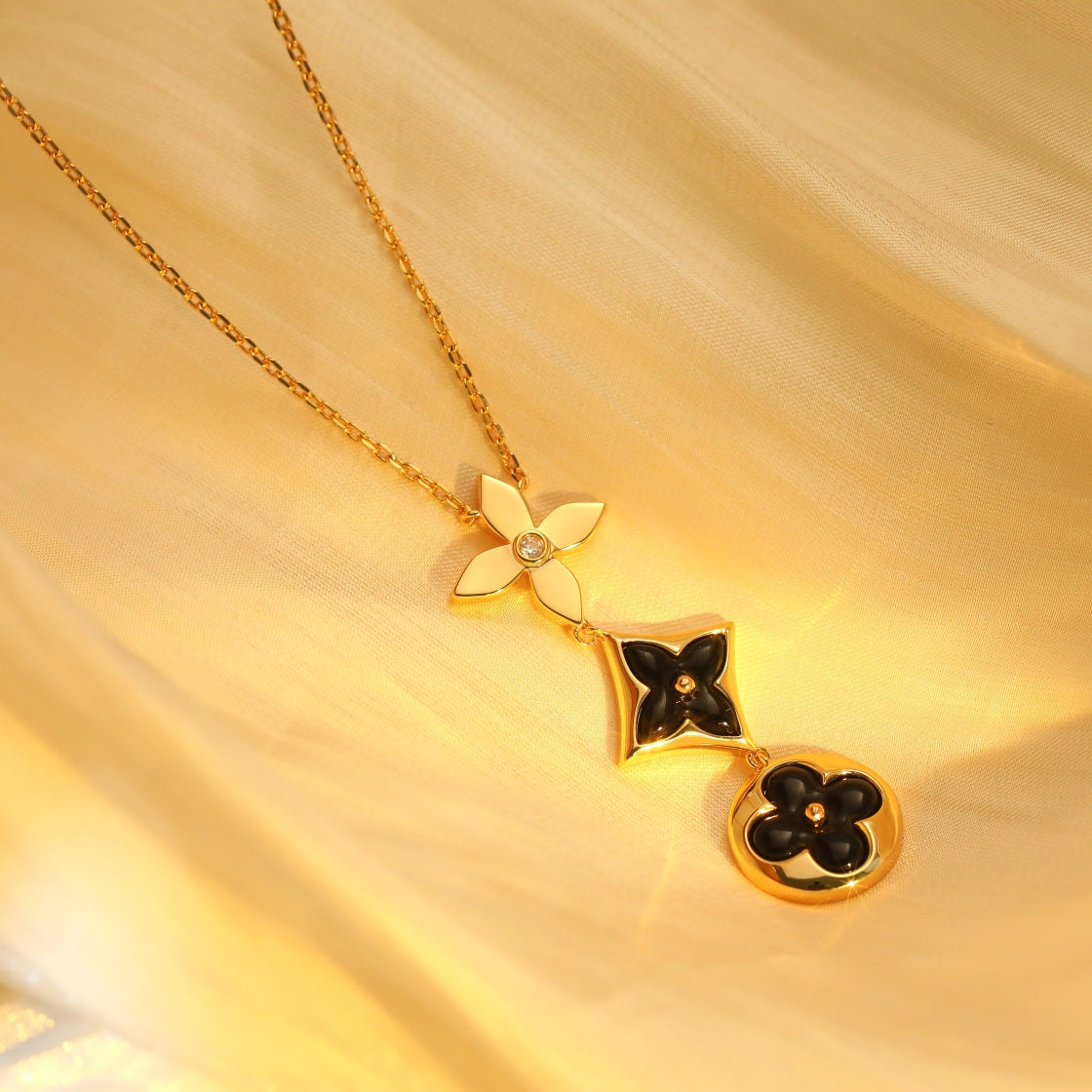 [Solara Jewelry]STAR AND SUN ONYX PINK GOLD NECKLACE