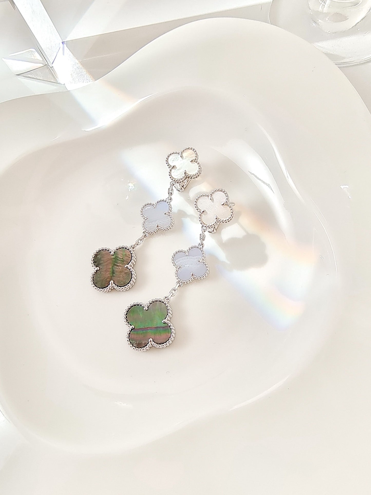 [Solara Jewelry]CLOVER 3 MOTIFS CHALCEDONY DARK MOP SILVER EARRINGS