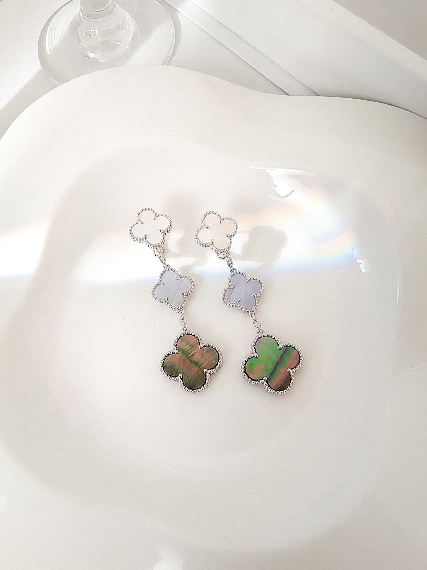 [Solara Jewelry]CLOVER 3 MOTIFS CHALCEDONY DARK MOP SILVER EARRINGS
