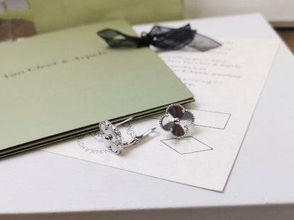 [Solara Jewelry]CLOVER MEDIUM STUD EARRINGS