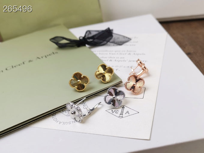 [Solara Jewelry]CLOVER MEDIUM STUD EARRINGS