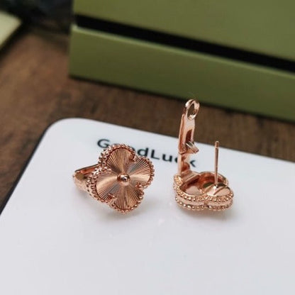 [Solara Jewelry]CLOVER MEDIUM STUD EARRINGS