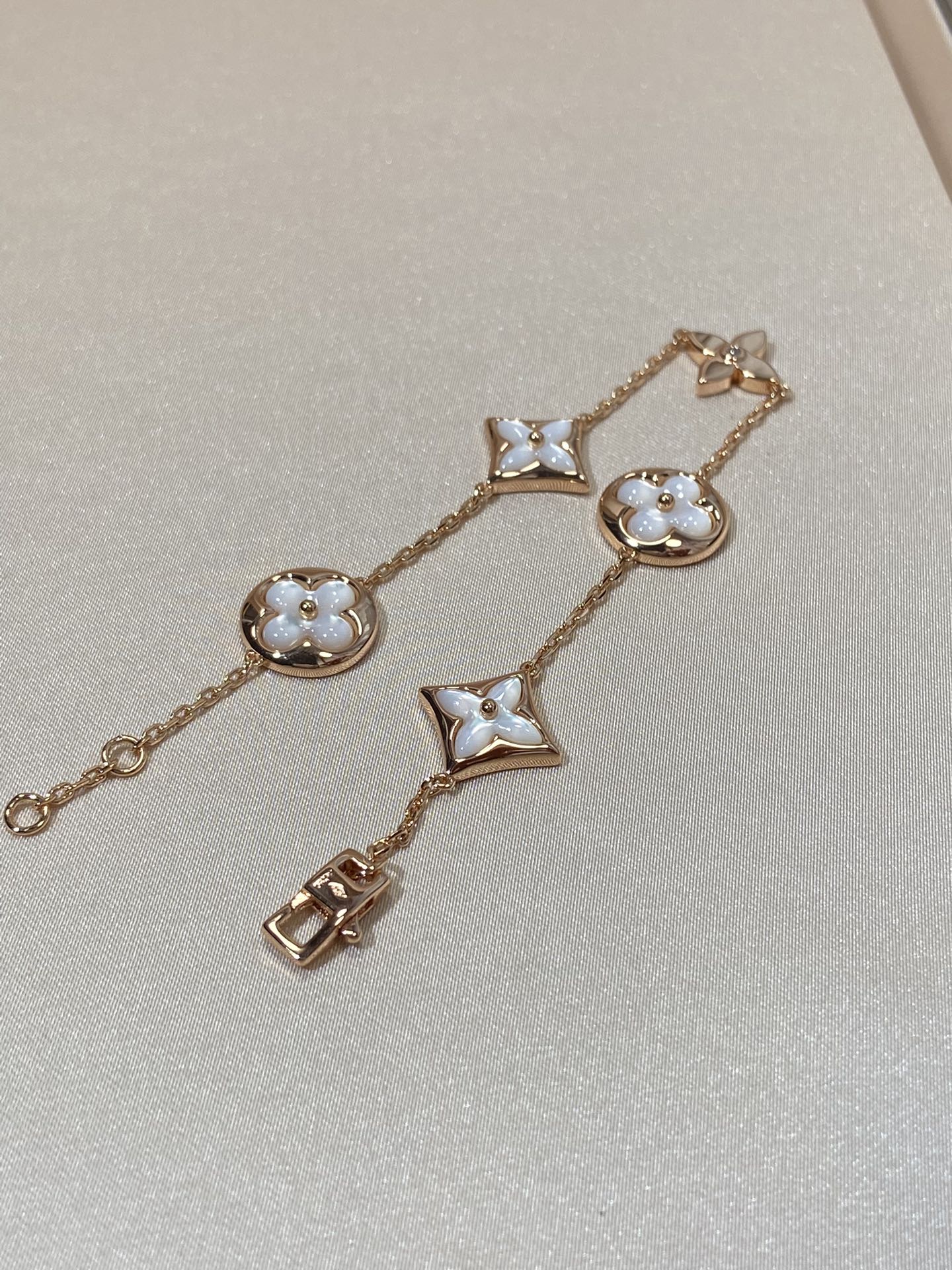 [Solara Jewelry]STAR AND SUN 5 MOTIF MOP PINK GOLD BRACELET