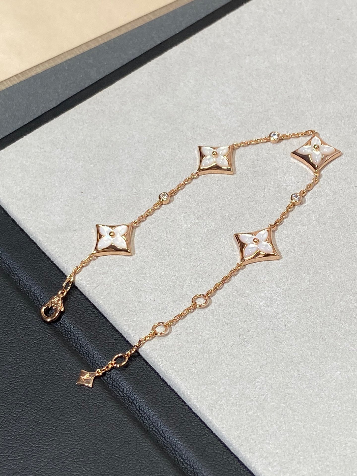 [Solara Jewelry]STAR 4 MOTIF MOP DIAMOND PINK GOLD BRACELET