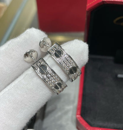 [Solara Jewelry]LOVE CERAMIC DIAMOND PAVED SILVER EARRINGS
