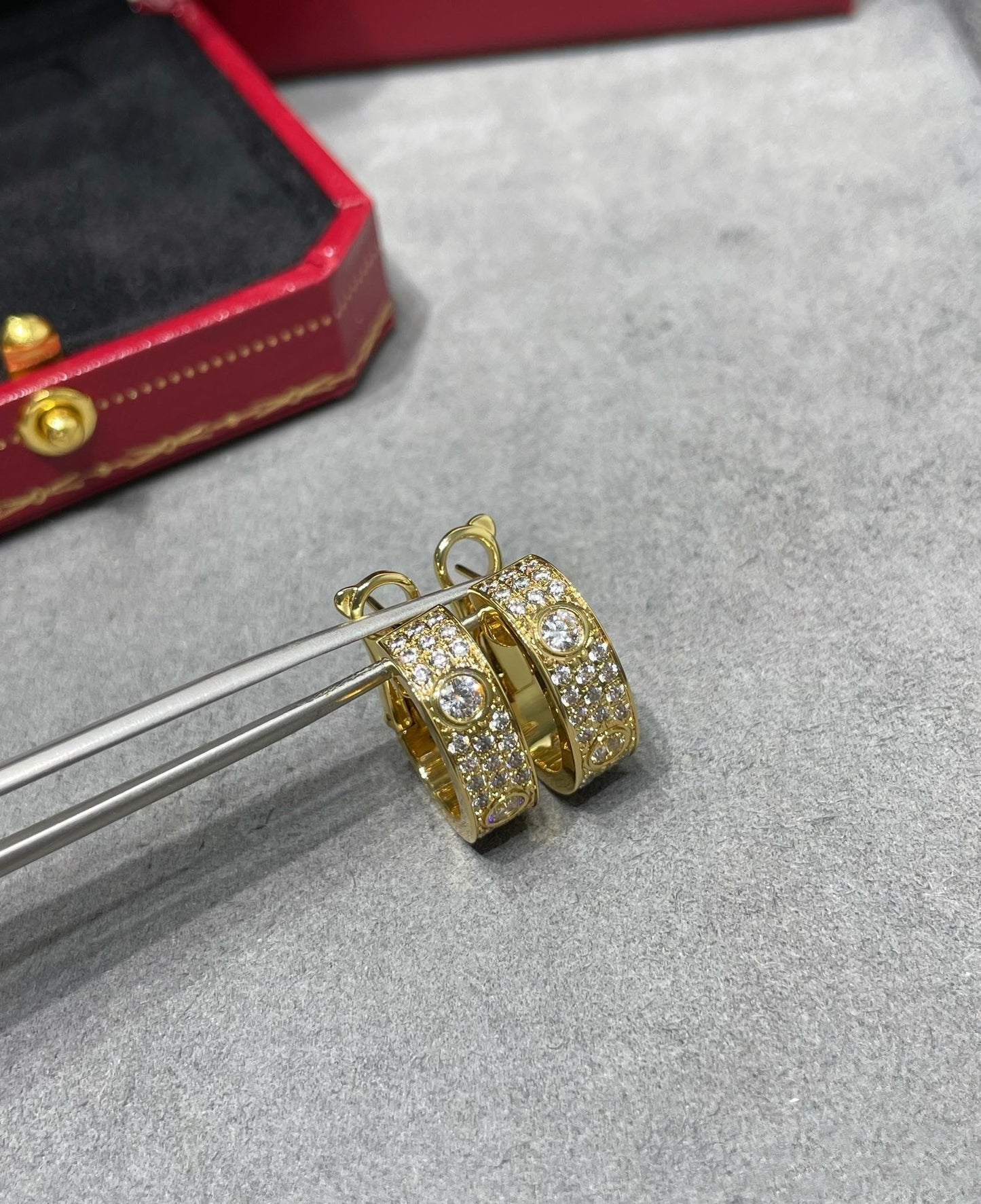 [Solara Jewelry]LOVE 5.5MM DIAMOND PAVED EARRINGS