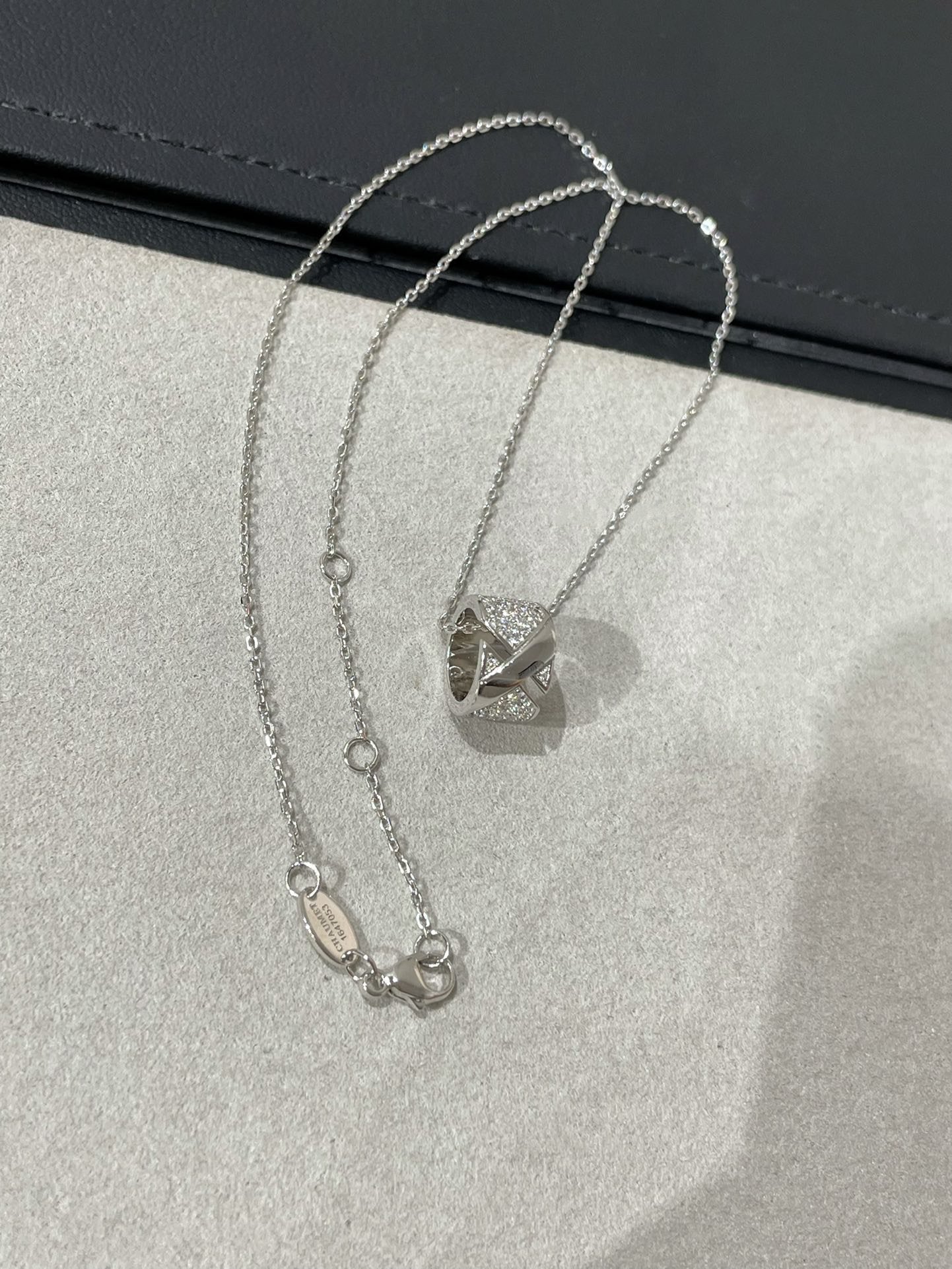[Solara Jewelry]LIENS EVIDENCE DIAMOND PAVED NECKLACE