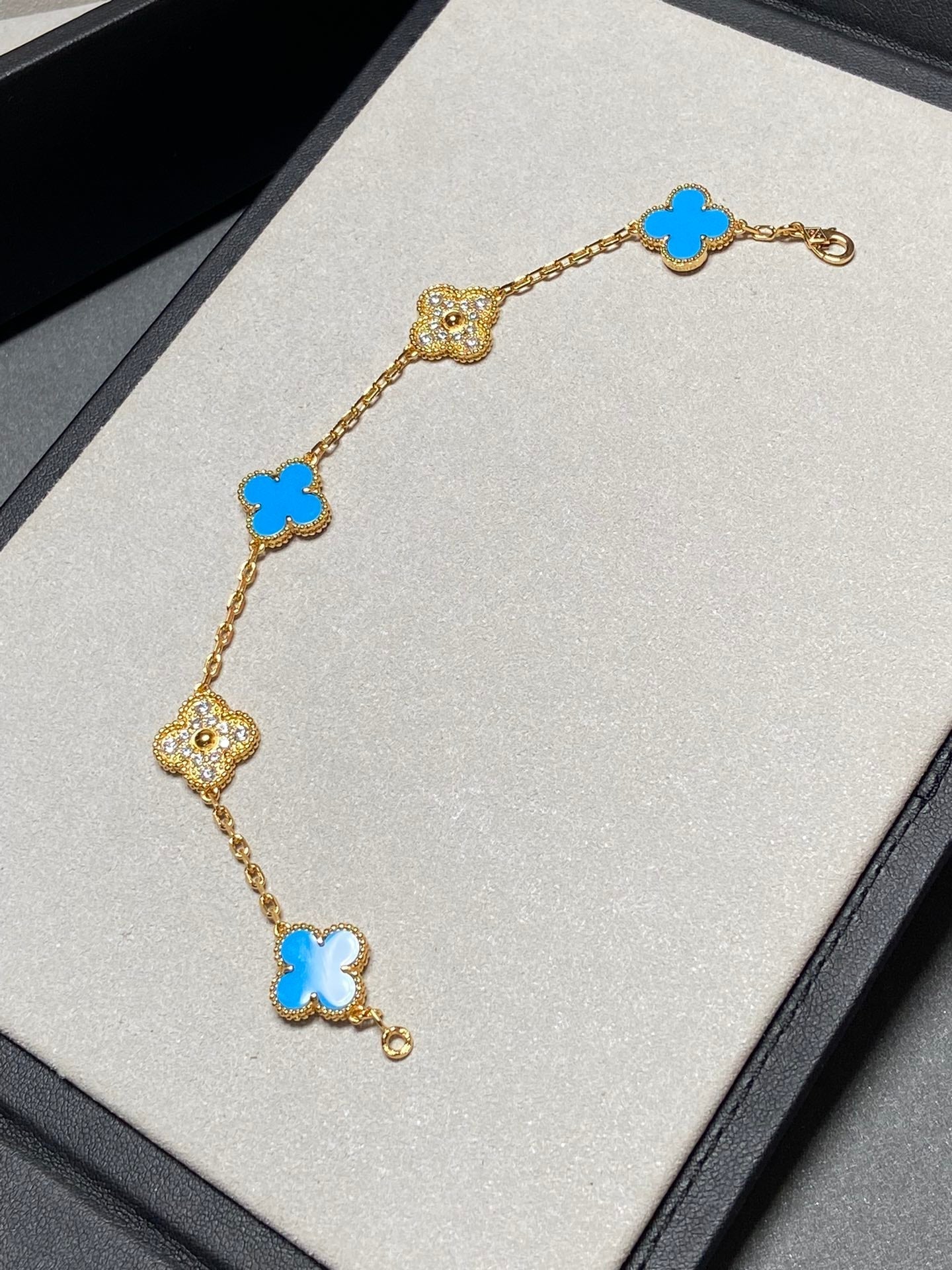 [Solara Jewelry]CLOVER 5 MOTIF BLUE CHALCEDONY DIAMOND GOLD BRACELET