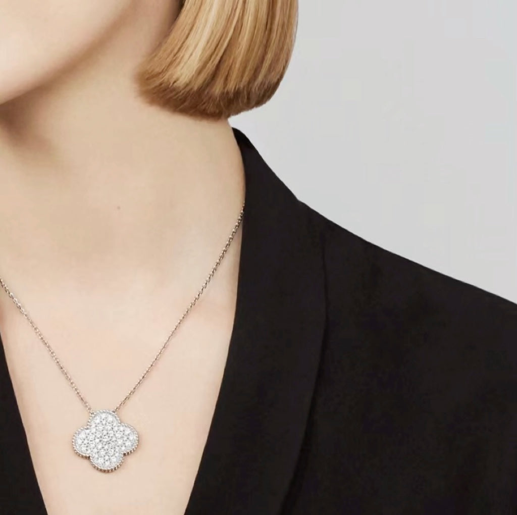 [Solara Jewelry]CLOVER 25MM LARGE PENDANT DIAMOND PAVED SILVER NECKLACE