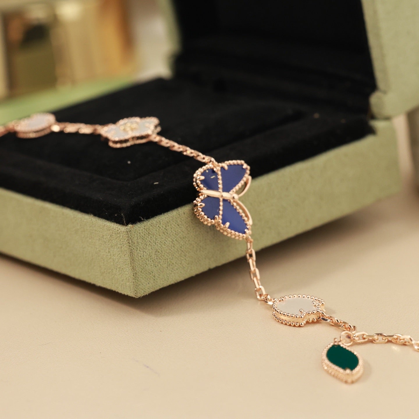 [Solara jewelry]LUCKY SPRING BUTTERFLY 5 MOTIF BRACELET
