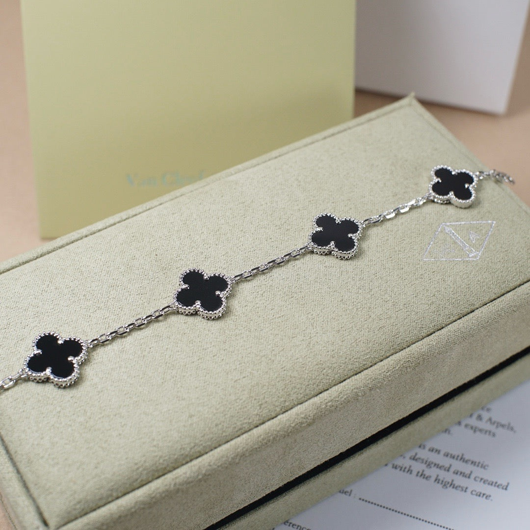 [Solara Jewelry]CLOVER 5 MOTIF ONYXS  BRACELET SILVER
