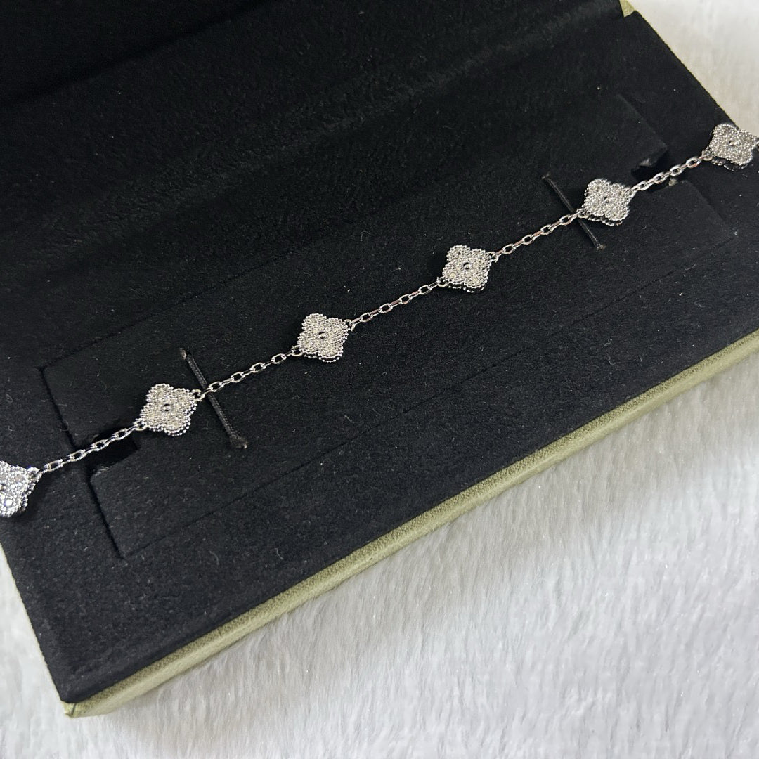 [Solara Jewelry]CLOVER 6 MOTIF DIAMOND BRACELET