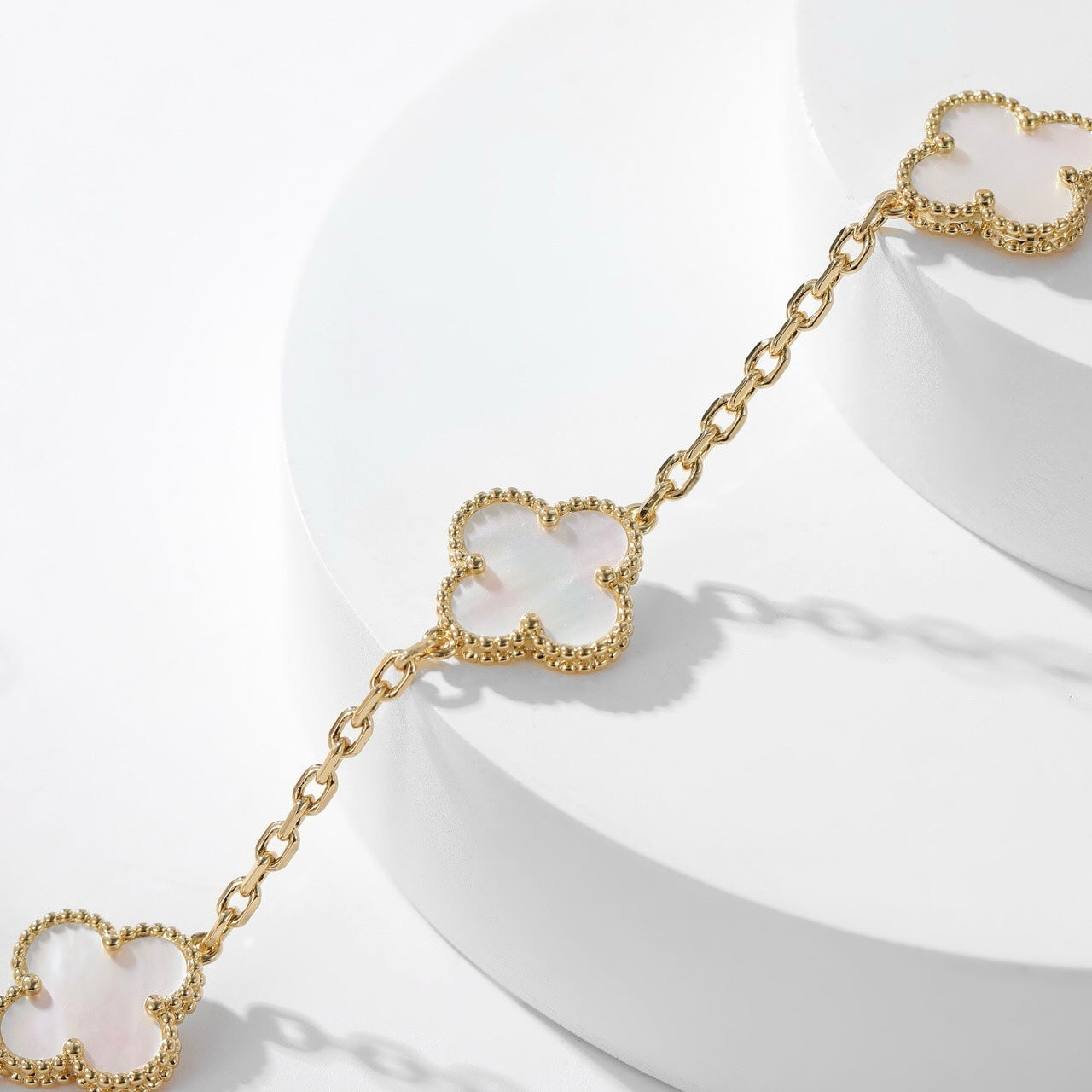 [Solara Jewelry]CLOVERS THE 10-MOTIFS WHITE MOTHER OF PEARL NECKLACE