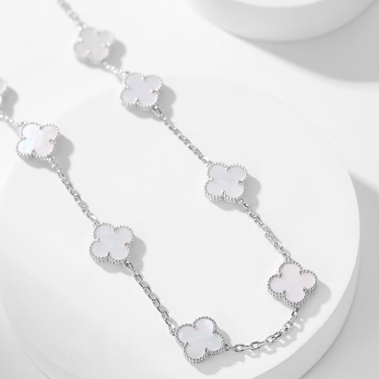[Solara Jewelry]CLOVERS THE 10-MOTIFS WHITE MOTHER OF PEARL NECKLACE