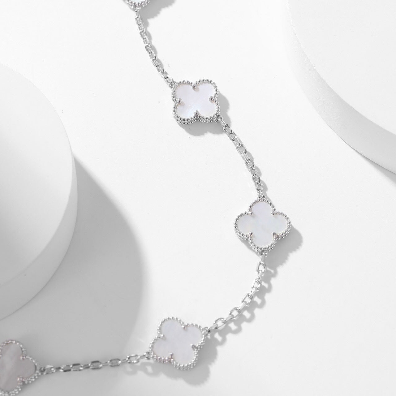 [Solara Jewelry]CLOVERS THE 10-MOTIFS WHITE MOTHER OF PEARL NECKLACE