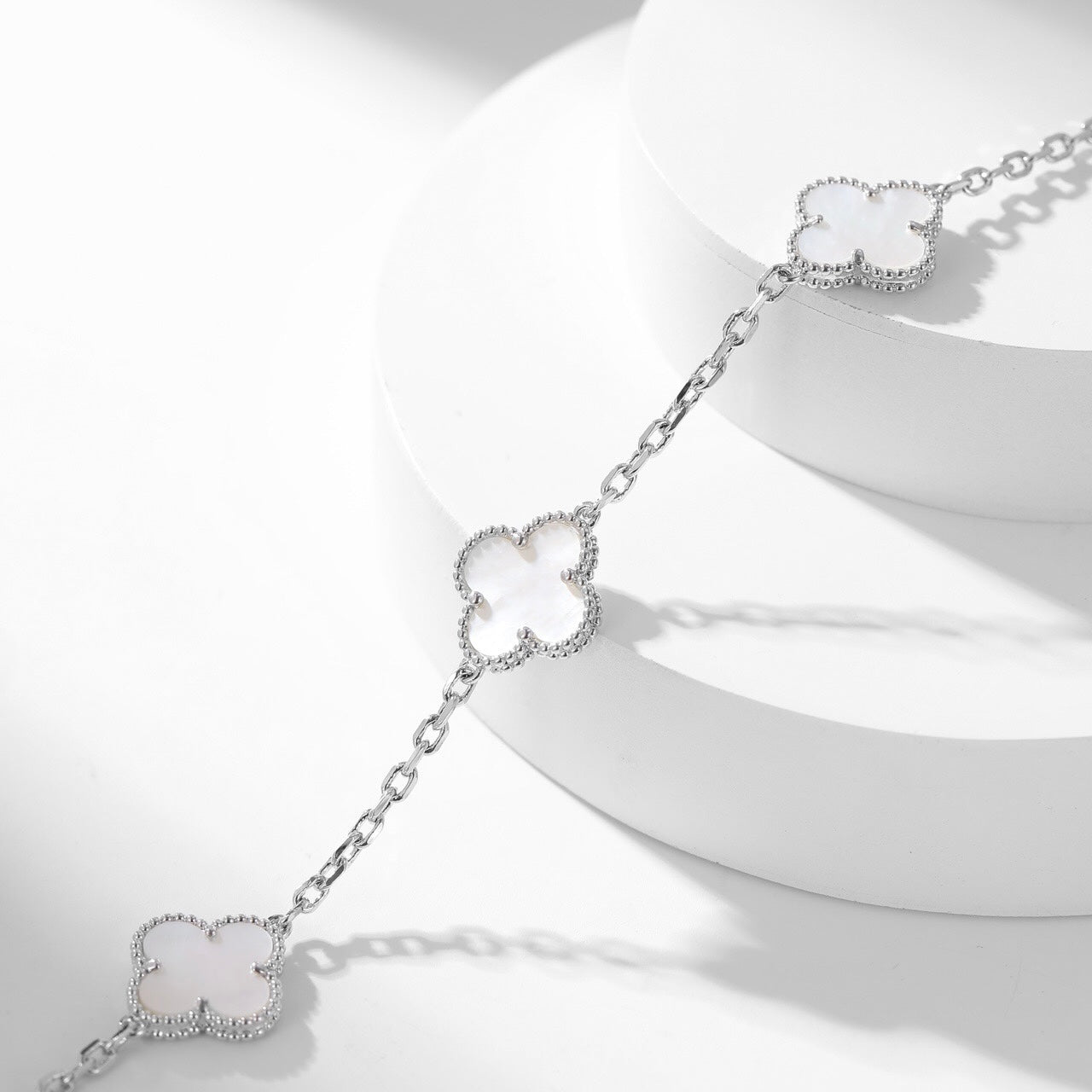 [Solara Jewelry]CLOVERS THE 10-MOTIFS WHITE MOTHER OF PEARL NECKLACE