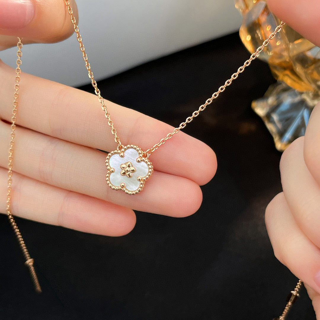 [Solara Jewelry]LUCKY  WHITE MOP  PLUM BLOSSOM NECKLACE