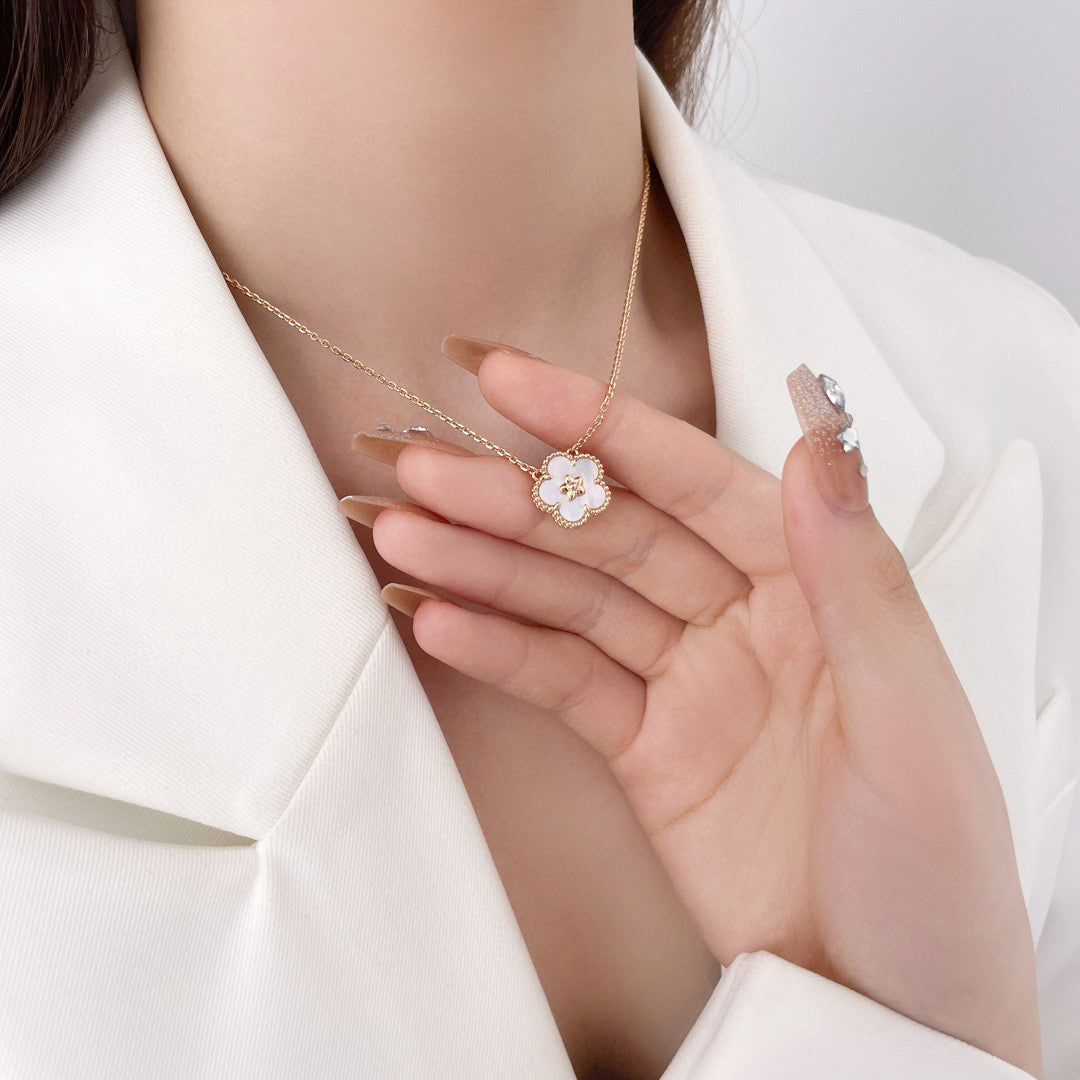 [Solara Jewelry]LUCKY  WHITE MOP  PLUM BLOSSOM NECKLACE