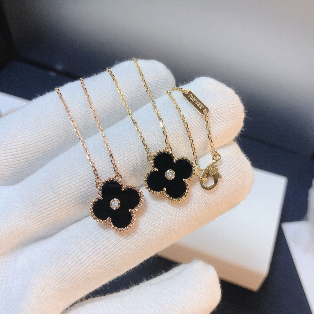 [Solara Jewelry]CLOVER 15MM DIAMOND ONYX NECKLACE