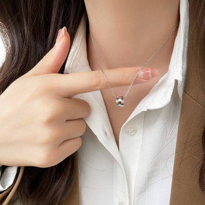 [Solara Jewelry]BEE MINI PEDANT DIAMOND NECKLACE