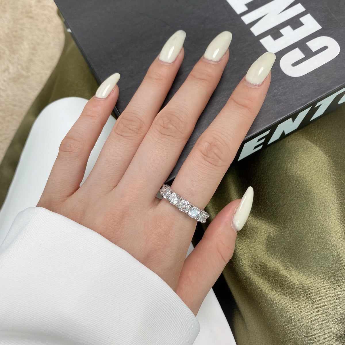 [Solara Jewelry]Gorgeous Round Cut Tennis Ring