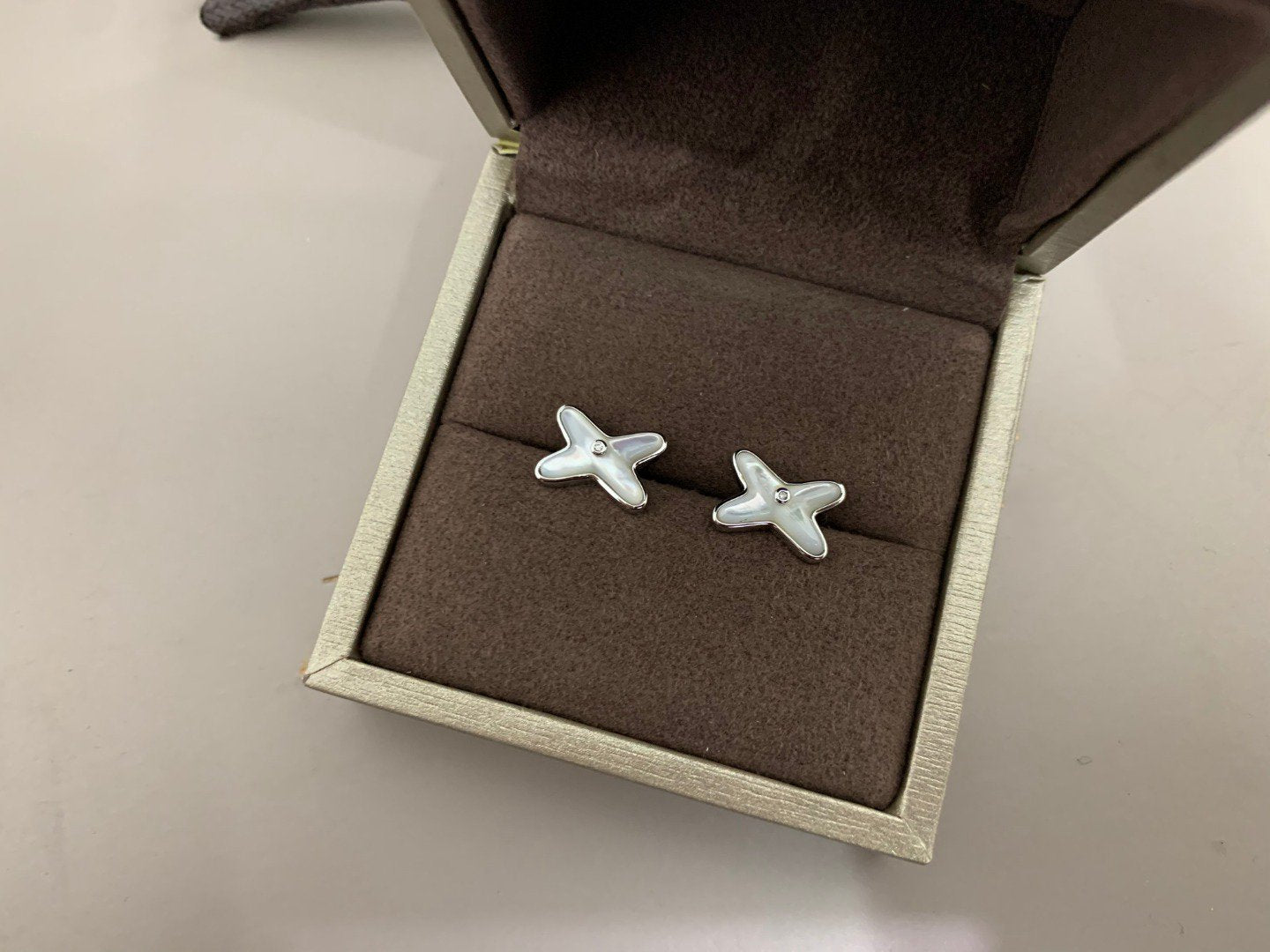 [Solara Jewelry]JEUX DE WHITE MOP SILVER DIAMOND EARRINGS