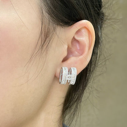 [Solara Jewelry]H STUD EARRINGS WITH SILVER DIAMONDS