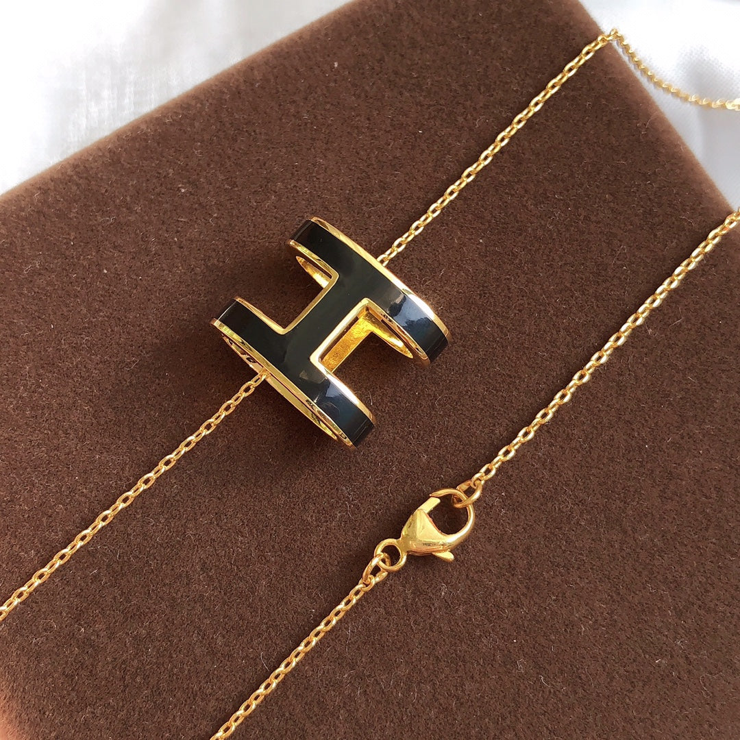 [Solara Jewelry]HM CLIC BLACK ENAMEL GOLD NECKLACE