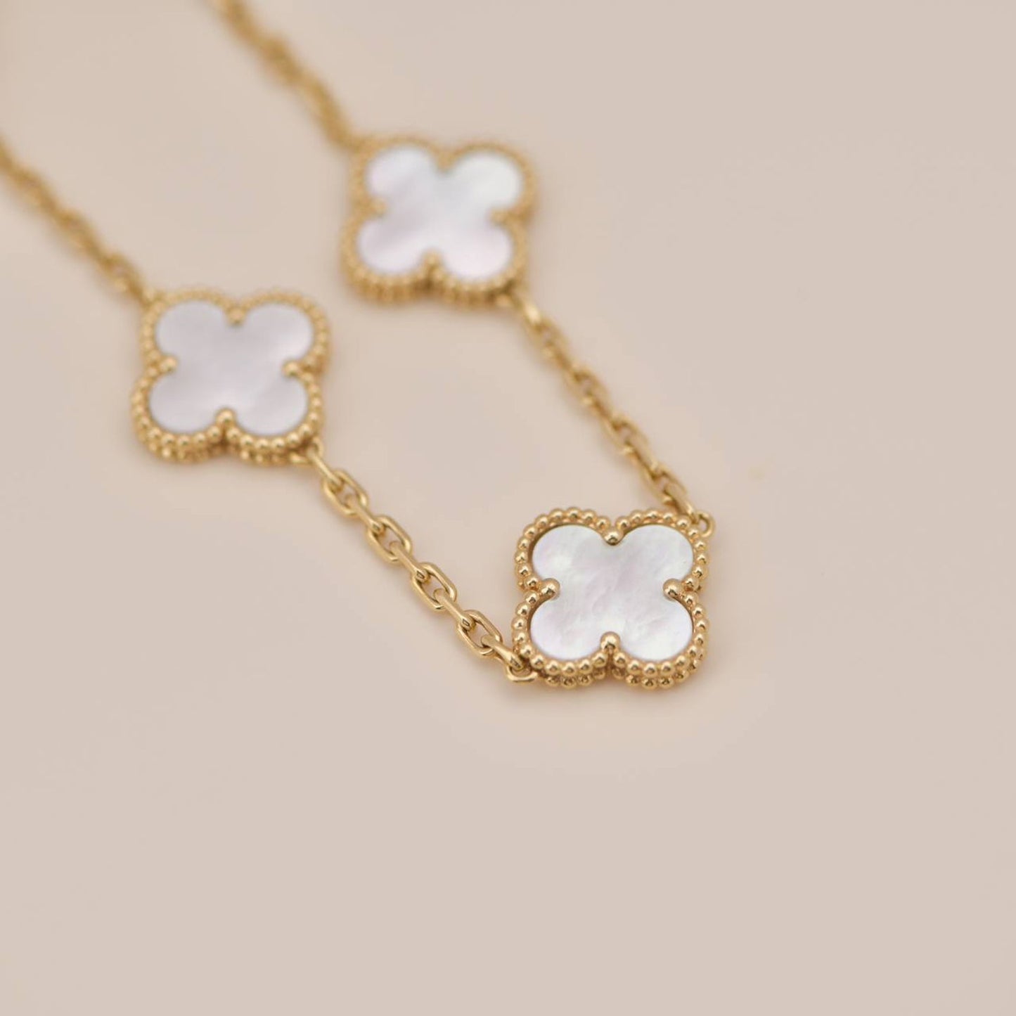[Solara Jewelry]CLOVER  5 MOTIF WHITE MOP BRACELET