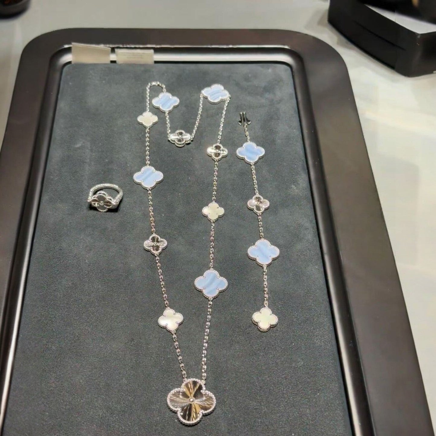 [Solara Jewelry]DETACHABLE CLOVER 15(11+4) FLOWER SILVER NECKLACE SET