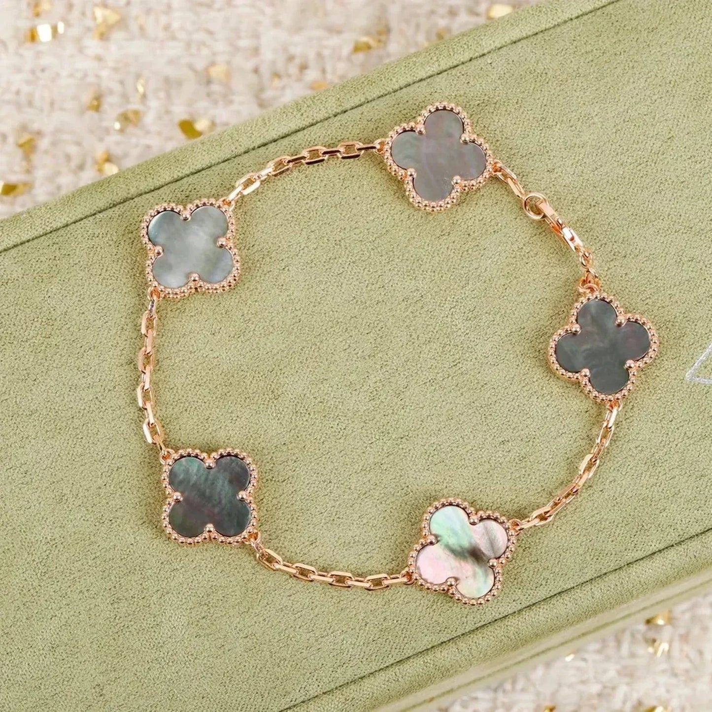 [Solara Jewelry]CLOVER 5 MOTIF GRAY MOP  BRACELET
