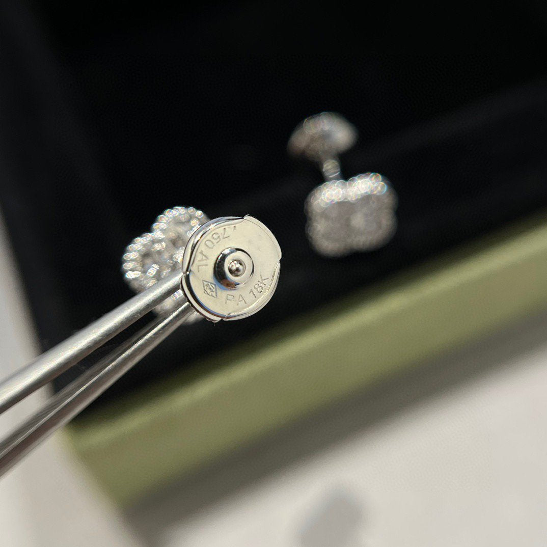 [Solara Jewelry]CLOVER MINI DIAMOND STUD EARRINGS